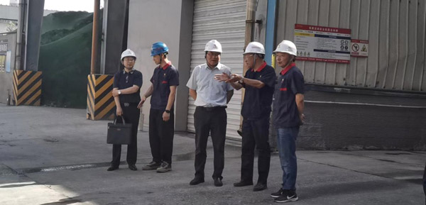 集團(tuán)公司黨委委員、股份公司黨委書記、總經(jīng)理蔣培進(jìn)到建材公司調(diào)...