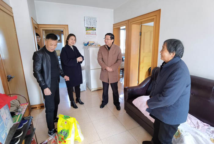 公司黨委開(kāi)展走訪(fǎng)慰問(wèn)工作 公司黨委開(kāi)展走訪(fǎng)慰問(wèn)工作