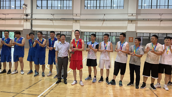 建材公司舉辦籃球友誼賽 建材公司舉辦籃球友誼賽