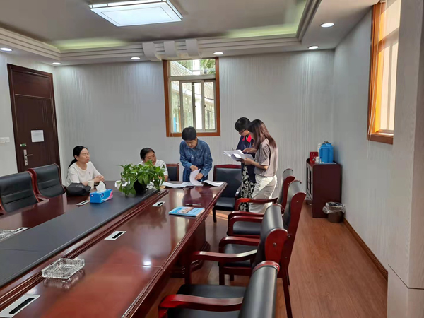 市統(tǒng)計(jì)局到公司開(kāi)展統(tǒng)計(jì)專(zhuān)項(xiàng)檢查工作 市統(tǒng)計(jì)局到公司開(kāi)展統(tǒng)計(jì)專(zhuān)項(xiàng)檢查工作